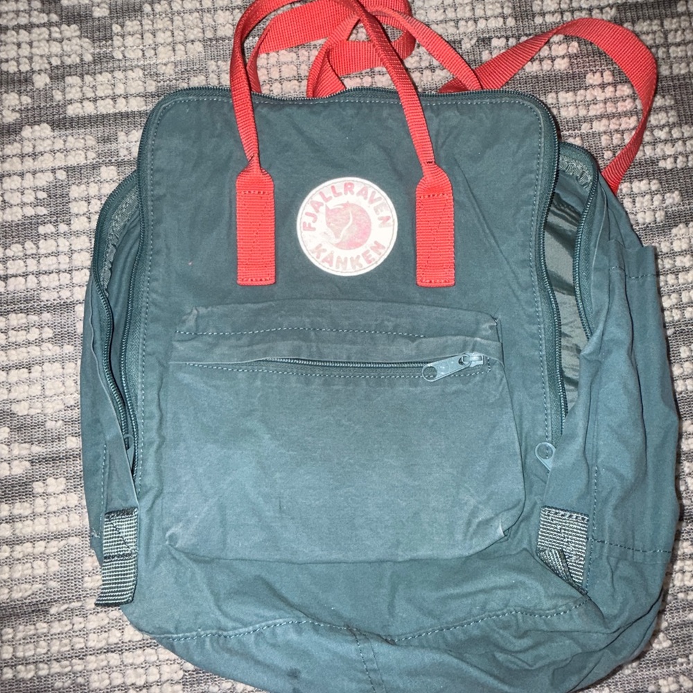 Fjallraven Kånken Backpack in Teal and Red